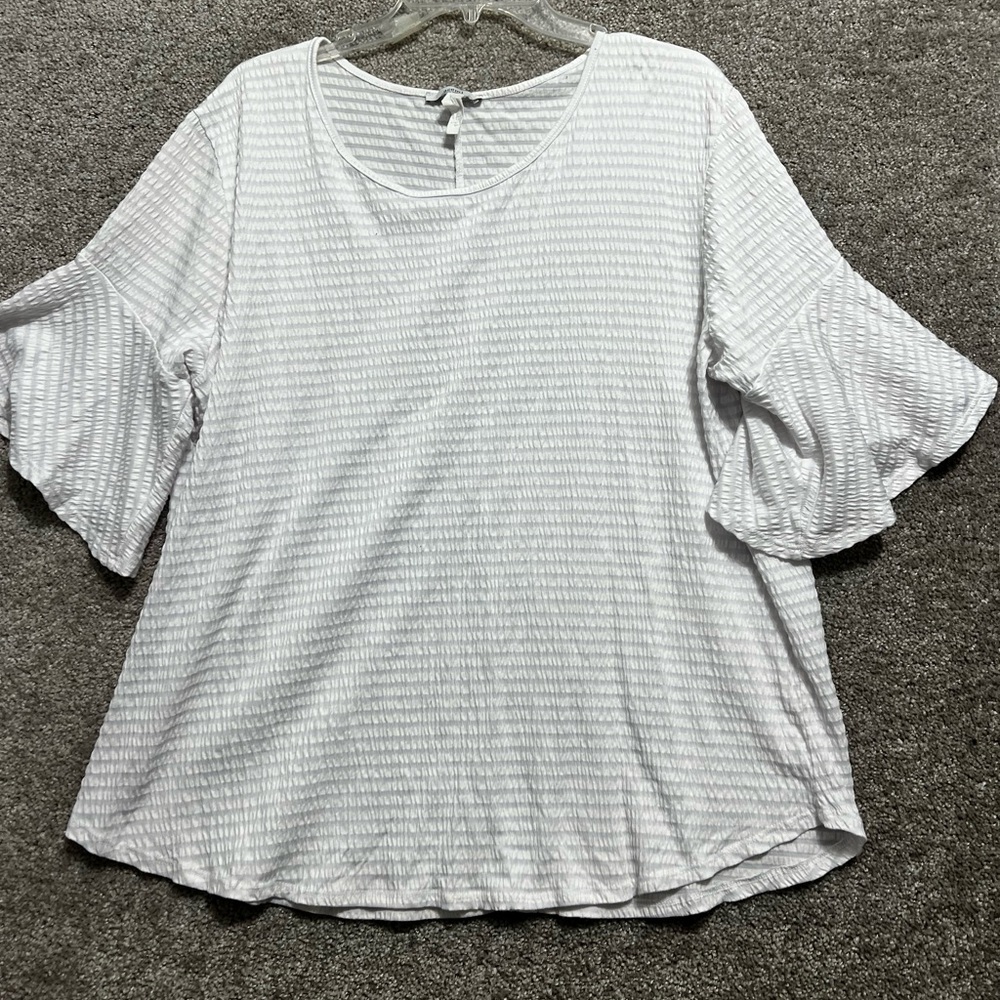 Acemi Woman’s White Ruffle sleeve Blouse Textured Plus Size 2X *flaw